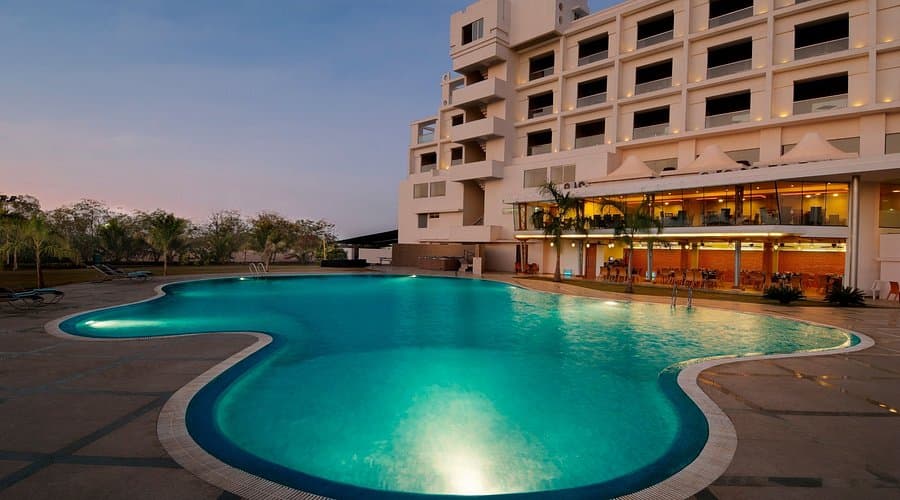 Seasons Hotel